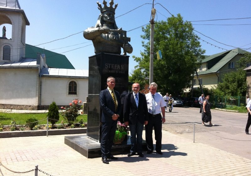 Stejarel Olaru, secretarul de stat din cadrul Ministerului Românii de Pretutindeni în vizită la românii din Transcarpatia