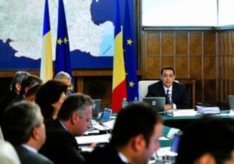 Guvernul se întruneşte marţi în şedinţă