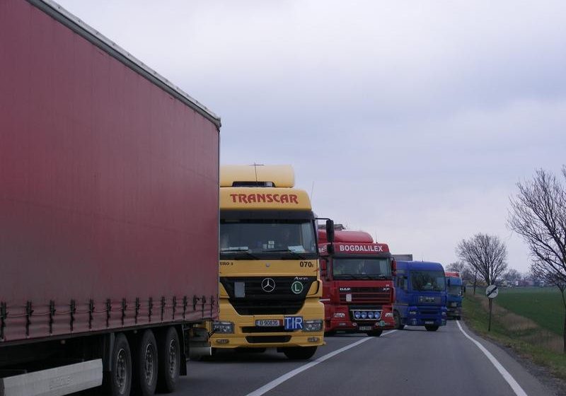 Bihor:Vehiculele cu peste 3,5 tone vor circula, de la 1 iulie, în Ungaria numai după achitarea taxei de drum Bihor:Vehiculele cu peste 3,5 tone vor circula, de la 1 iulie, în Ungaria numai după achitarea taxei de drum