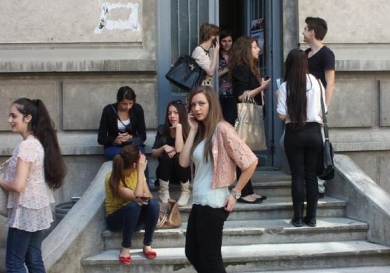 ANALIZĂ: Liceele cu medii mici la admitere, rezultate foarte slabe şi la bacalaureat ANALIZĂ: Liceele cu medii mici la admitere, rezultate foarte slabe şi la bacalaureat