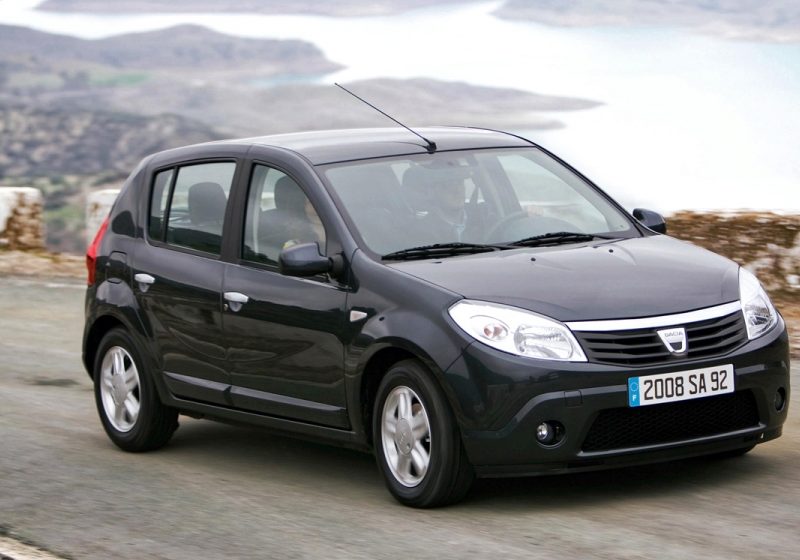 Uzinele Dacia realizează 7,7% din exportul României Uzinele Dacia realizează 7,7% din exportul României