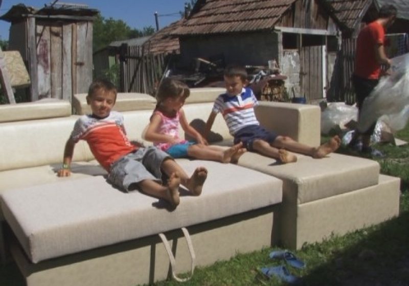 Cinci familii din comuna Vadu Izei au primit astăzi un cadou preţios