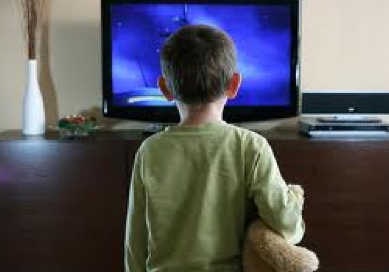 Televizoarele rănesc un copil la fiecare jumătate de oră