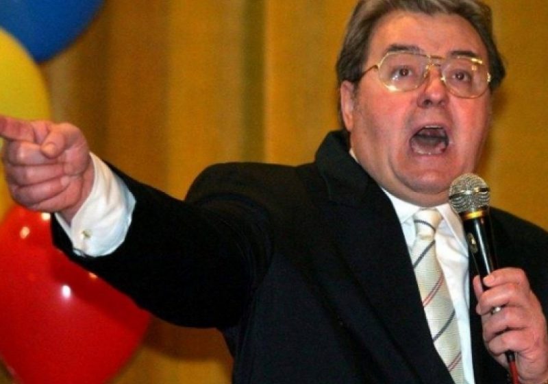Vadim Tudor – exclus din PRM; Gheorghe Funar, ales noul preşedinte al partidului Vadim Tudor – exclus din PRM; Gheorghe Funar, ales noul preşedinte al partidului