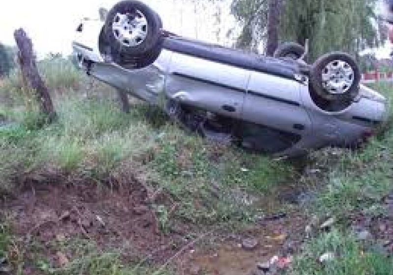 Maramureş: Patru conducători auto s-au răsturnat cu autoturismele în afara părţii carosabile, trei dintre ei pe fondul consumului de alcool