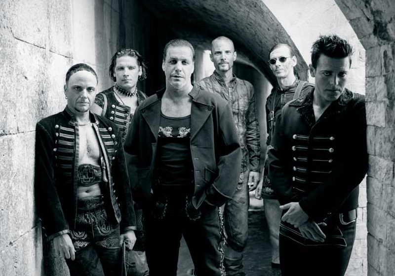 Efecte pirotehnice şi o ploaie de spumă la concertul Rammstein, de la Rock The City 2013