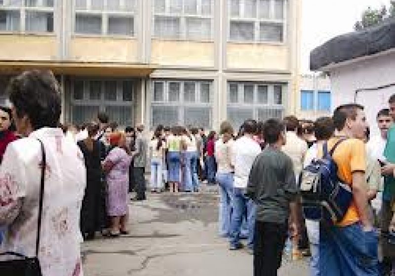 Elevii rămaşi nerepartizaţi în învăţământul liceal au fost distribuiţi în cea de-a doua etapă de repartizare computerizată Elevii rămaşi nerepartizaţi în învăţământul liceal au fost distribuiţi în cea de-a doua etapă de repartizare computerizată