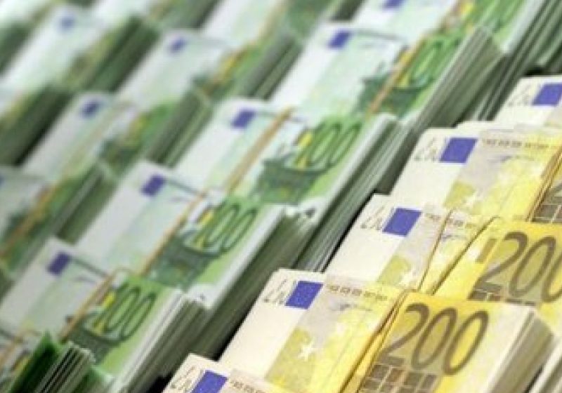 FMI a înrăutăţit uşor estimările privind creşterea economiei mondiale în 2013 şi 2014