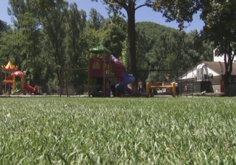 SIGHET: Parcul Grădina Morii este de nerecunoscut după lucrările care s-au realizat. Sighetenii sunt aşteptaţi duminică la inaugurare
