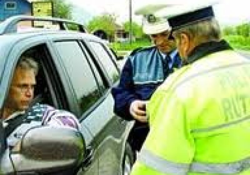 Infracţiuni rutiere constatate de poliţişti