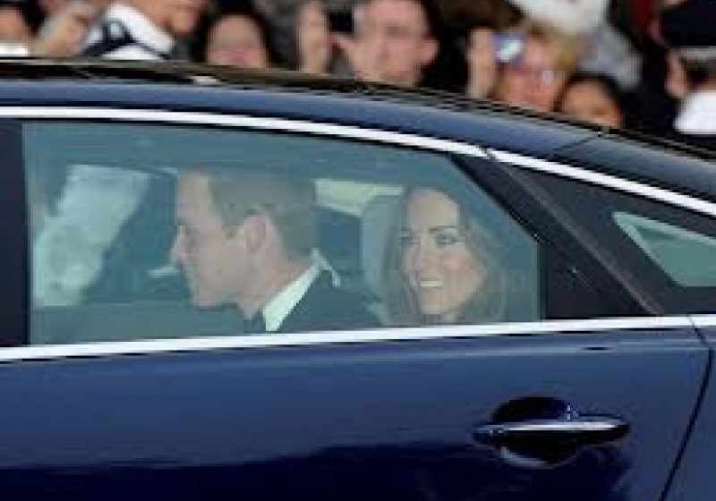 Kate, soţia prinţului William, a fost internată în spital pentru a naşte