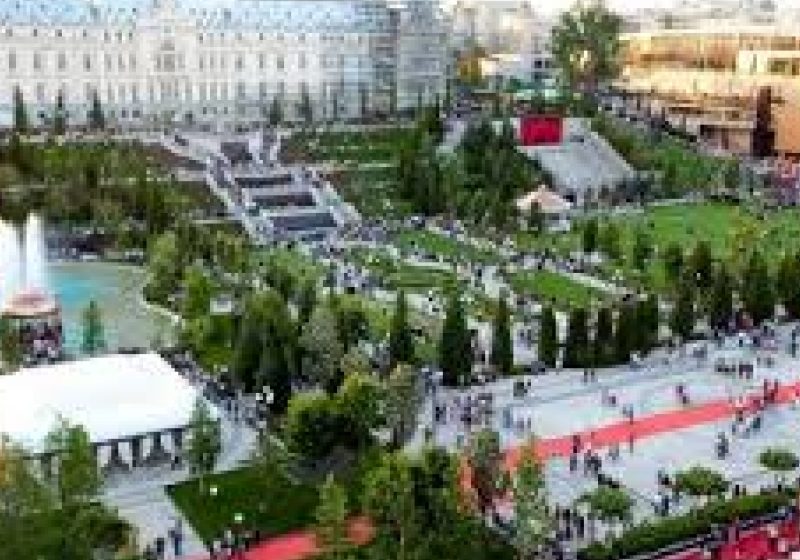 Este considerat cel mai frumos centru comercial din România. Câţi bani încasează pe lună? Este considerat cel mai frumos centru comercial din România. Câţi bani încasează pe lună?
