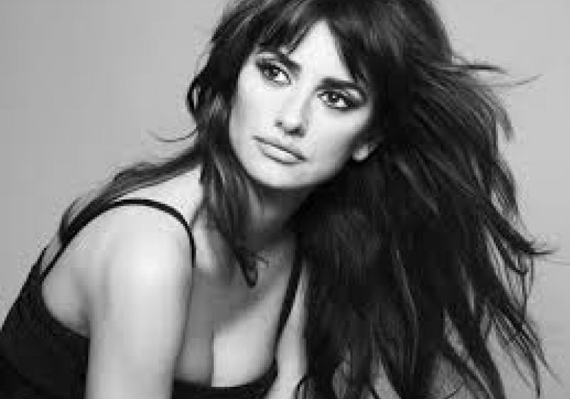 Penelope Cruz a născut o fetiţă