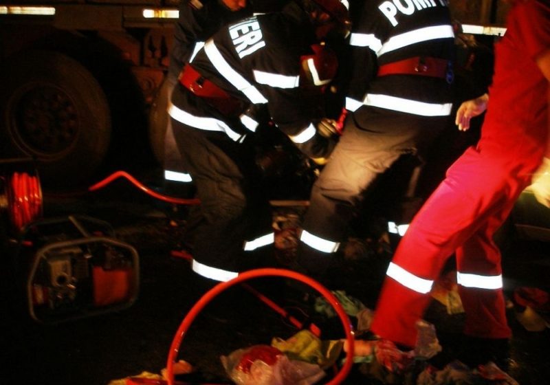 Baia Mare: Sub influenţa alcoolului, au dat foc apartamentului în care se aflau
