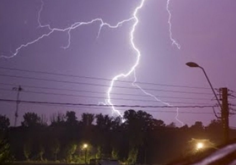 Ploi torenţiale grindină şi intensificări ale vântului  anunţate în Maramureş