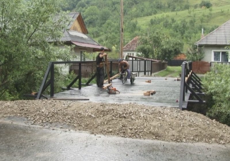 SIGHET: 3 poduri noi şi un spaţiu de joacă pentru copii, sunt noile investiţii care se concretizează pe strada Şugău