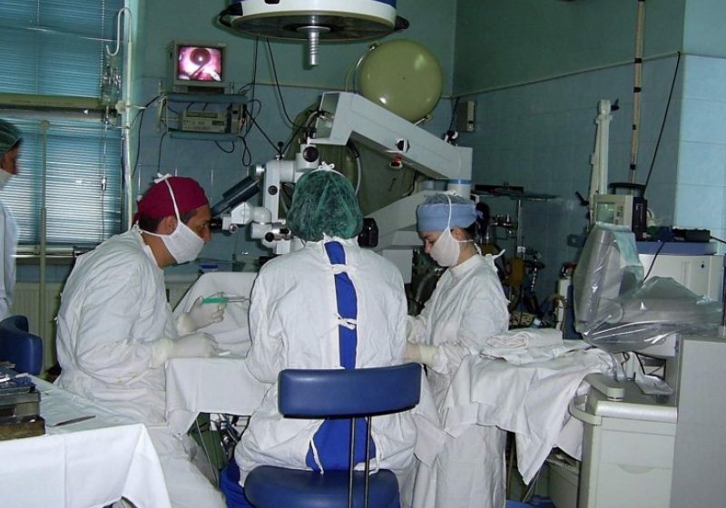 Prima femeie însărcinată infectată cu virusul H7N9 din lume a dat naştere unui copil sănătos