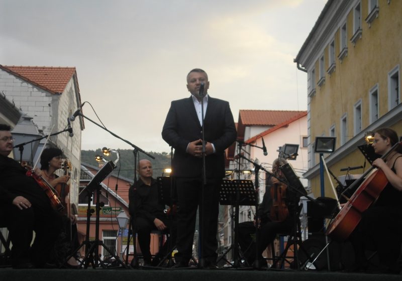 PESTE 1500 DE SIGHETENI LA INAUGURAREA STRĂZII PIETONALE CORNELIU COPOSU