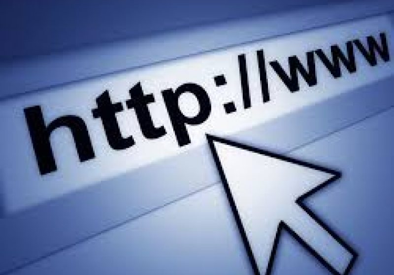 Românii petrec, în medie, 18,6 ore săptămânal pe Internet Românii petrec, în medie, 18,6 ore săptămânal pe Internet