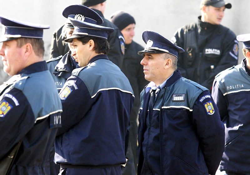 SIGHET: Poliţist sighetean lovit de doi tineri din Sighet şi Crăciuneşti, care se ocupau cu contrabanda cu ţigări SIGHET: Poliţist sighetean lovit de doi tineri din Sighet şi Crăciuneşti, care se ocupau cu contrabanda cu ţigări