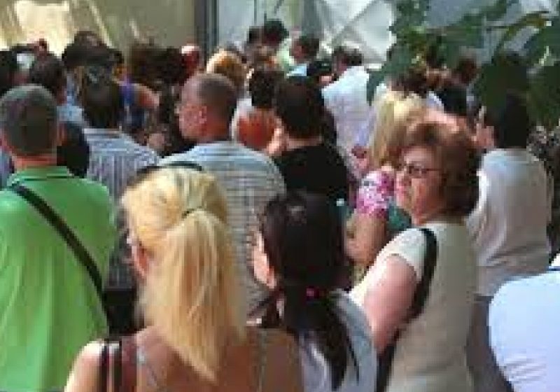 Zeci de candidaţi respinşi la Medicină contestă subiectele. Costoiu: "Am înţeles că mai mulţi candidaţi respinşi încearcă să forţeze admiterea peste cifra de şcolarizare la taxă&q