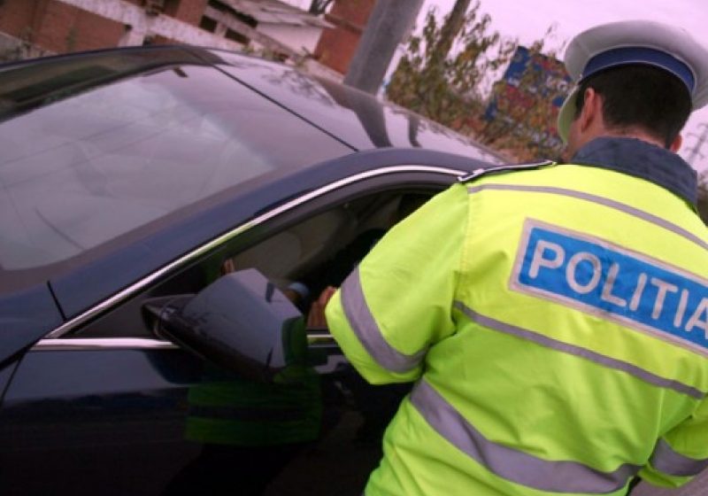 Baia Mare: Bărbat depistat în trafic cu alcoolemie şi cu permisul suspendat Baia Mare: Bărbat depistat în trafic cu alcoolemie şi cu permisul suspendat
