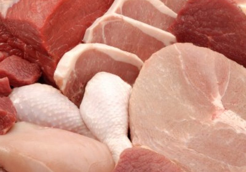 Aproximativ 150 de tone de carne de pasăre fără documente legale, depistate de poliţişti
