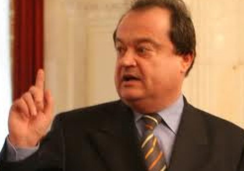 Baia Mare: PDL a adoptat sâmbătă, la Colegiul Director al partidului care s-a desfăşurat la Baia Mare, o rezoluţie de susţinere a clasei de mijloc din România Baia Mare: PDL a adoptat sâmbătă, la Colegiul Director al partidului care s-a desfăşurat la Baia Mare, o rezoluţie de susţinere a clasei de mijloc din România