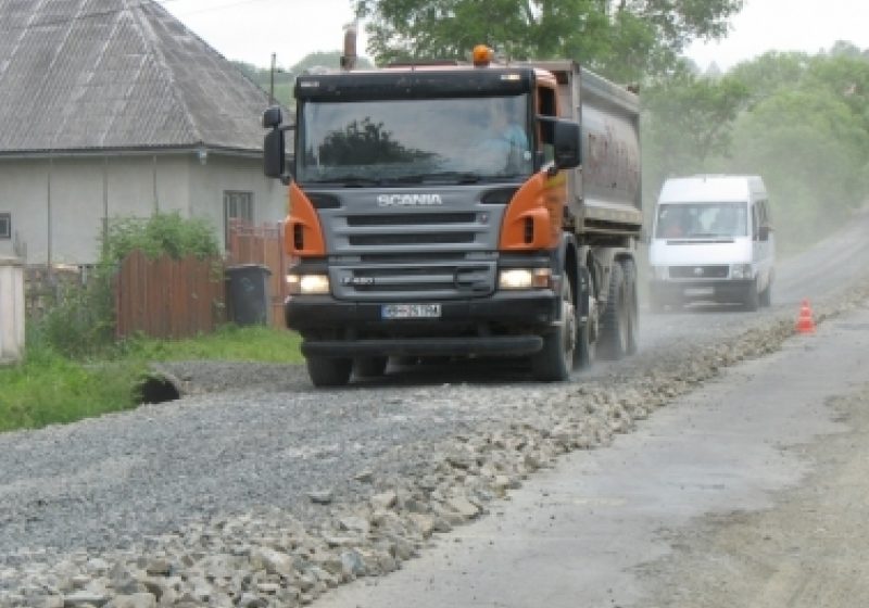 Maramureş: Licitaţia finalizată pentru drumul Baia Sprie-Bârsana, abia în februarie-martie 2014
