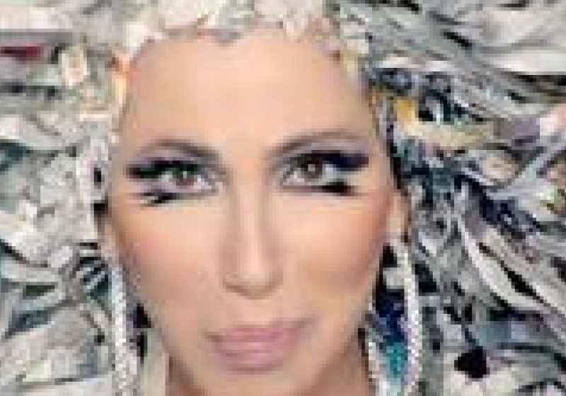 Cher revine în topurile muzicale după o pauză de 12 ani