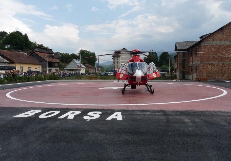 Elicopetrul SMURD a transportat un copil de cinci luni de la Borşa la Baia Mare Elicopetrul SMURD a transportat un copil de cinci luni de la Borşa la Baia Mare