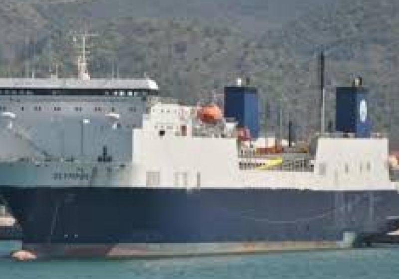 Externe  Marinari români arestaţi în Argentina pentru că ar fi aruncat în apele oceanului pasageri clandestini