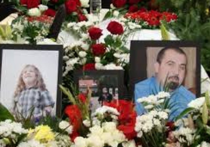 IPOTEZĂ în cazul morţii pastorului din Bistriţa şi a fiului său: Bărbatul şi-a omorât fiul, apoi s-a sinucis IPOTEZĂ în cazul morţii pastorului din Bistriţa şi a fiului său: Bărbatul şi-a omorât fiul, apoi s-a sinucis