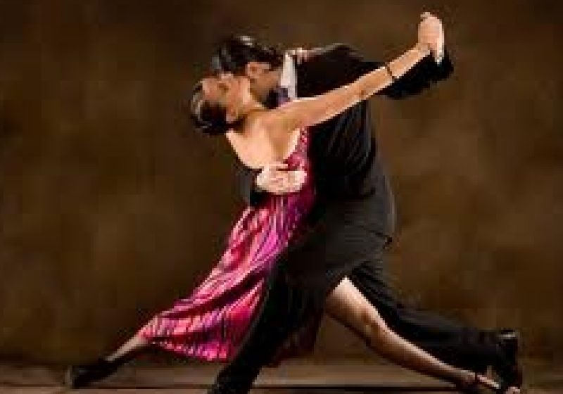 La Campionatul mondial de tango participă în premieră şi perechi de bărbaţi