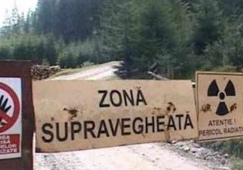 „Doctorul a fugit de aici, dar noi unde să fugim?”. Într-o zonă ţinută la secret, sute de români sunt obligaţi să facă zi de zi asta. Ce ascund autorităţile după această barieră.