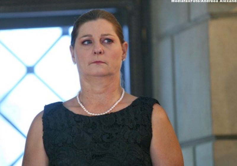 Principesa Irina vindea bere şi mâncare mexicană în timpul luptelor de cocoşi