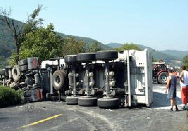 CORESPONDENŢĂ Bulgaria: Accidentul în care a fost implicat camionul înmatriculat în România provoacă discuţii politice CORESPONDENŢĂ Bulgaria: Accidentul în care a fost implicat camionul înmatriculat în România provoacă discuţii politice