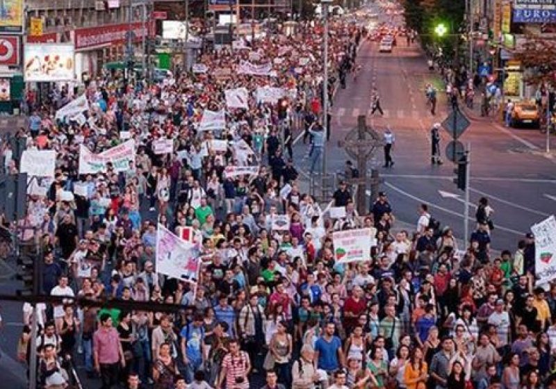 A PATRA duminică de PROTESTE, la Universitate, faţă de proiectul Roşia Montană