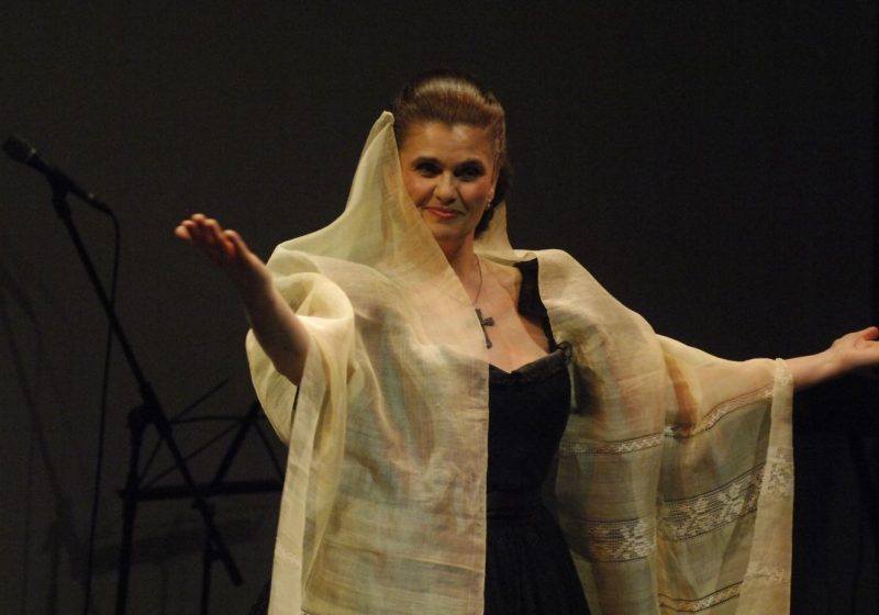 Albumul "Felicia Filip – Fata din vis" va fi lansat în noiembrie, la Bucureşti Albumul "Felicia Filip – Fata din vis" va fi lansat în noiembrie, la Bucureşti