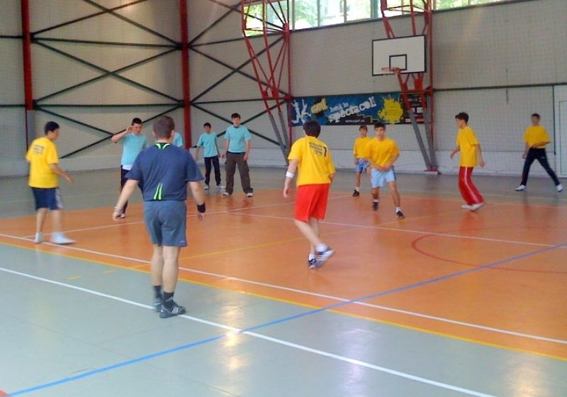 Baia Mare: Poliţiştii maramureşeni şi jandarmii din Harghita joacă fotbal în cadrul unui campionat naţional
