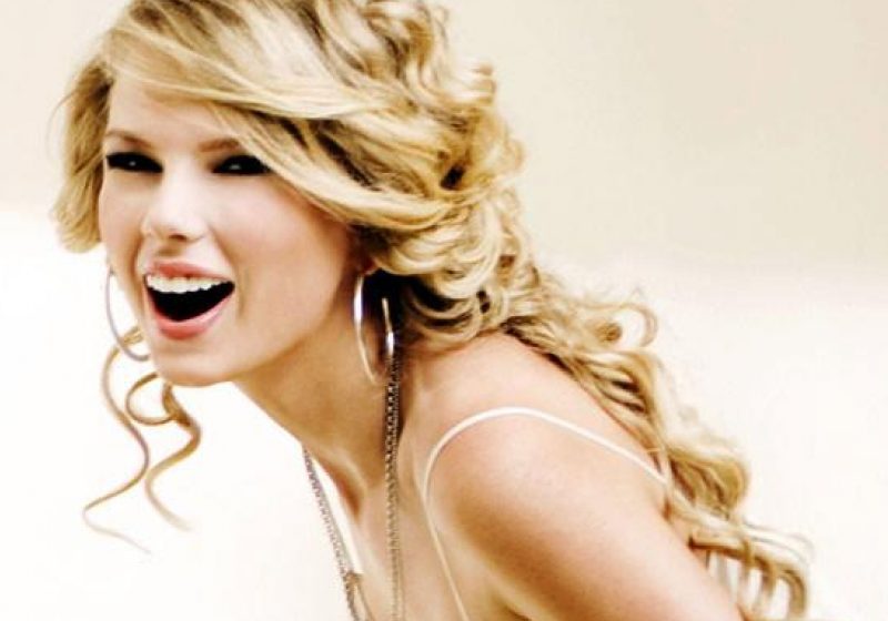 Artista Taylor Swift a stabilit două noi recorduri mondiale