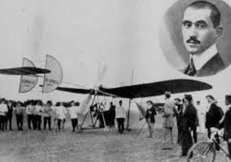 Zboruri şi lansări de flori din avioane la Băneşti, la comemorarea unui secol de la moartea lui Aurel Vlaicu