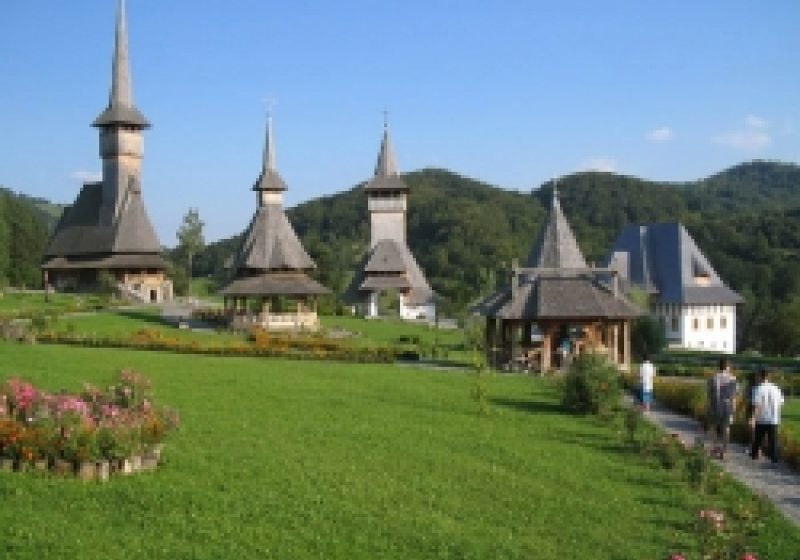Maramureş: Au demarat lucrările la centrele de informare turistică din zona bisericilor de lemn