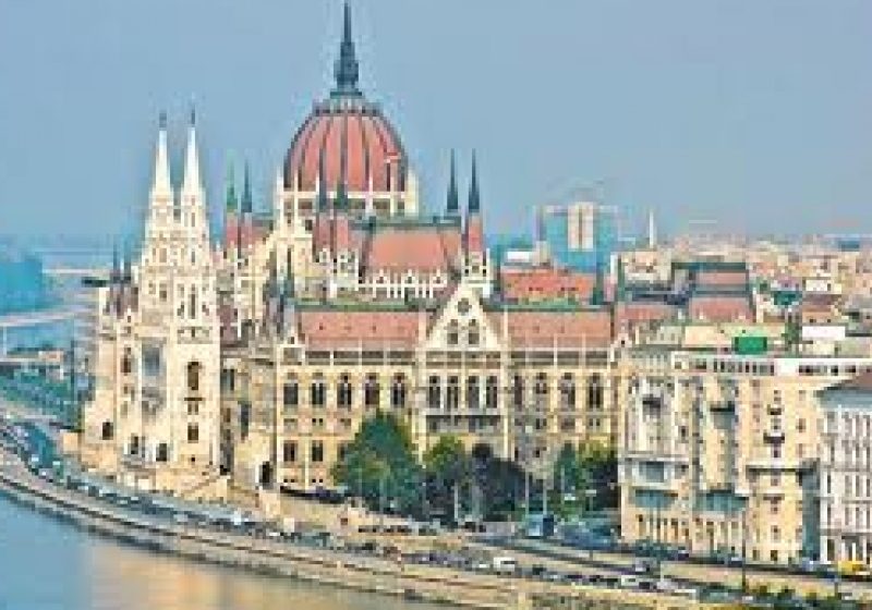 Protest la Budapesta faţă de proiectul Roşia Montană Protest la Budapesta faţă de proiectul Roşia Montană