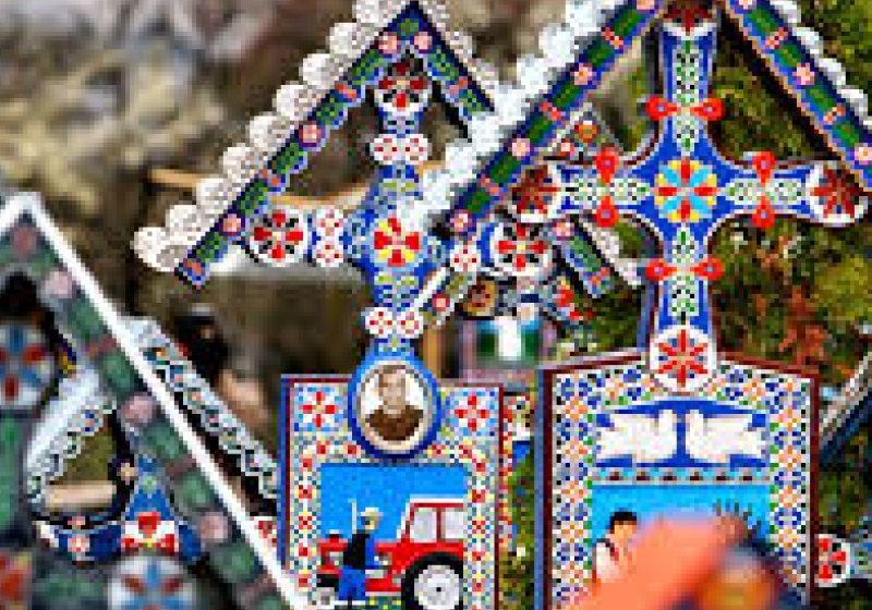 ANCHETĂ:Dispariţia unor cruci vechi din Cimitirul Săpânţa face obiectul unei anchete penale demarate de oamenii legii ANCHETĂ:Dispariţia unor cruci vechi din Cimitirul Săpânţa face obiectul unei anchete penale demarate de oamenii legii