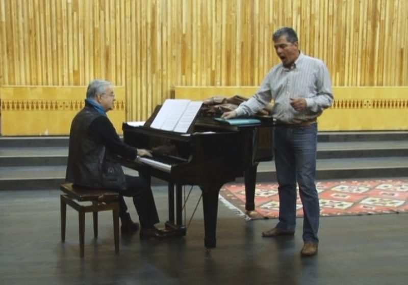 SIGHET: Specatcolul "Declaraţie de iubire" va fi susţinut mâine seară în debutul festivalului Internaţional de Poezie