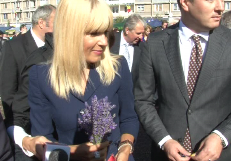Baia Mare: Elena Udrea a participat la deschiderea Expo-Flora (FOTO) Baia Mare: Elena Udrea a participat la deschiderea Expo-Flora (FOTO)