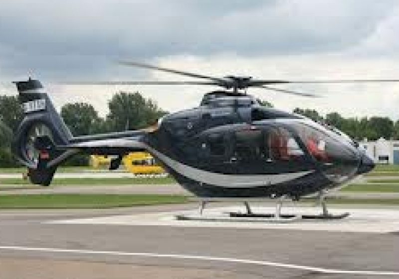 Familia Dunca vinde un elicopter ca să-şi plătească din credite