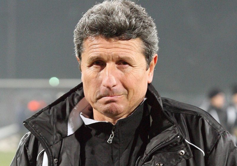 Mulţescu nu mai este antrenorul lui Dinamo Mulţescu nu mai este antrenorul lui Dinamo