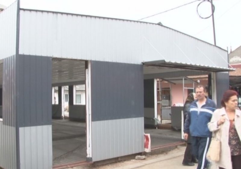 SIGHET: Lucrările la noua hală de lapte din piaţa agroalimentară avansează de la o zi la alta